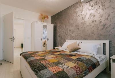 Apartament cu 3 camere decomandat în Tractorul - 5