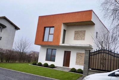 Casă cu 6 camere cu Teren 270 Mp în Pantelimon - 2