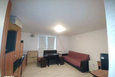 Casă cu 4 camere cu Canalizare în Central - 1