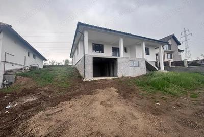 Casă cu 4 camere cu Teren 500 Mp în Nazna