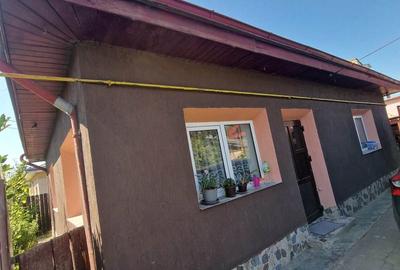 Casă cu 3 camere cu Teren 458 Mp în Central