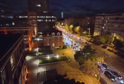 REVINE PE PIATA: Apart. ultracentral, spatios, vedere spectaculoasa, liniste