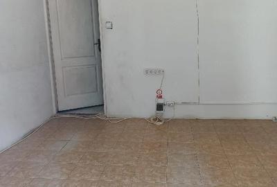 Spațiu comercial, de 23 mp, în Central - 6