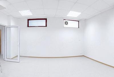 Spațiu comercial, de 300 mp, în Central