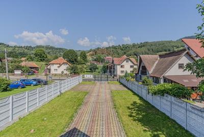 Casă cu 10 camere cu Teren 1074 Mp în Moieciu de Jos - 11