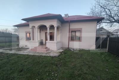 Casă cu 3 camere cu Teren 2200 Mp în Central