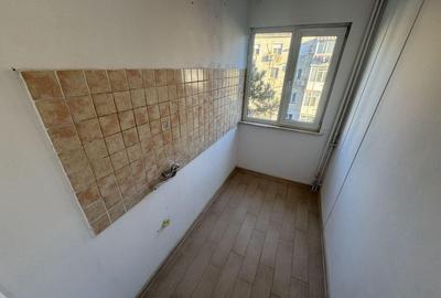 Apartament 3 camere zona Km 4 5 - 3