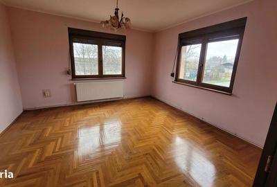 Casă cu 4 camere cu Teren 2001 Mp în Central - 9