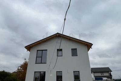 Casă individuală cu 4 camere cu Teren 450 Mp în Săbăreni - 1