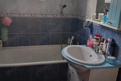 Apartament cu 4 camere semidecomandat în Beclean