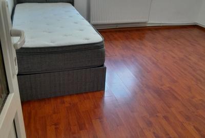 Casă cu 3 camere cu Teren 100 Mp în Băneasa