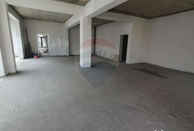 Spațiu comercial, de 91 mp, în Central - 7