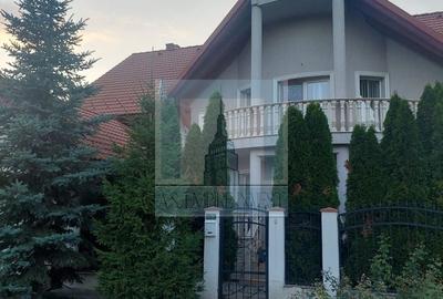 Casa de vaĚnzare iĚn SaĚnpetru - 2