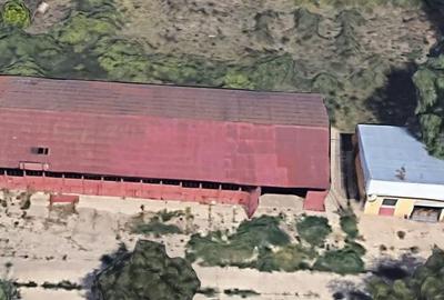 Spațiu comercial, de 693 mp, în Central - 4