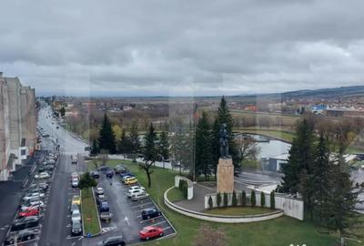 Apartament cu 3 camere decomandat în Central - 2