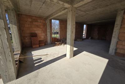 Spațiu comercial, 120 mp în Moșnița Nouă