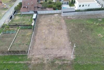 Teren de 698 mp, în Ghiroda