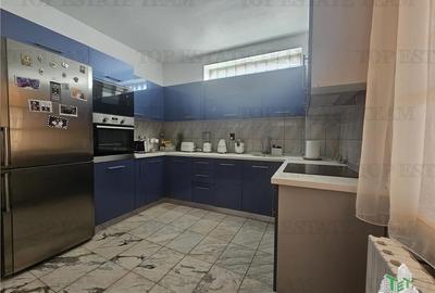 Casă individuală cu 7 camere cu Canalizare în Km 4-5 - 24