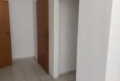 Spațiu comercial, de 67 mp, în Central - 3