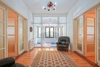 Casă cu 8 camere cu Teren 485 Mp în Central - 14