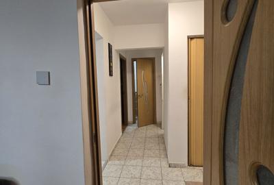 Apartament cu 2 camere decomandat în Vitan