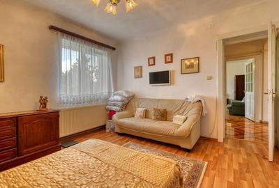 Oportunitate - Casă boierească  de poveste- 7000 mp teren - 33