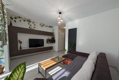 Apartament cu 3 camere semidecomandat în Florești