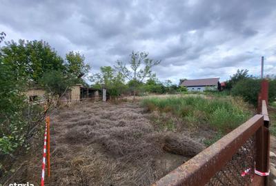 Teren de 715 mp, în Corbu