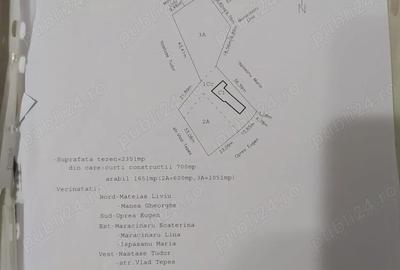 Casă cu 4 camere cu Teren 2351 Mp în Central - 1