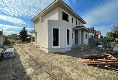 Casă cu 6 camere cu Teren 735 Mp în Moșnița Veche