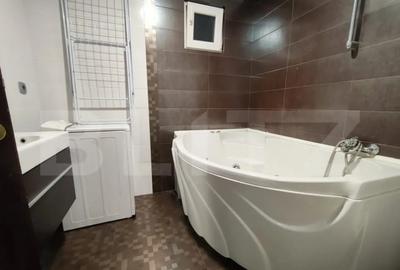 Apartament cu 4 camere decomandat, mobilat în Central - 3