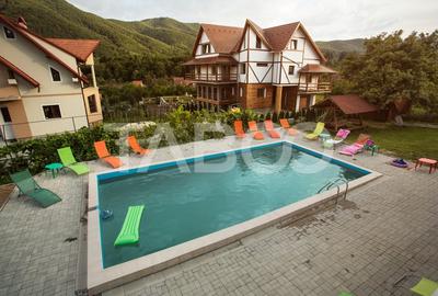 Pensiune 13 camere 16 bai sauna piscina si teren 1565 mp Cisnadioara - 1