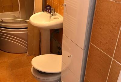 Se vinde apartament cu 2 camere GL, M19, Al Comer?ului, ideal pt locuit imediat - disponibil 01.03 - 6