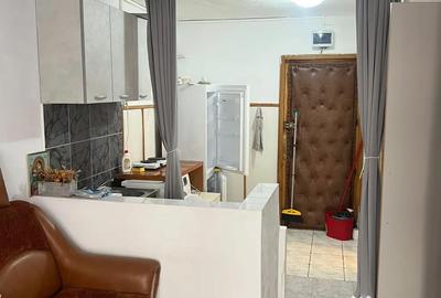 Apartament nedecomandat în Uzina 2 - 3