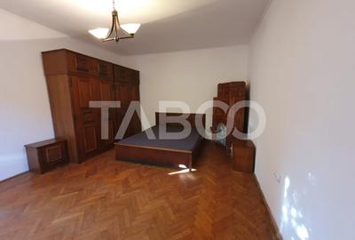 Casa de inchiriat cu 4 camere renovata in 2025 gradina si beci - 2