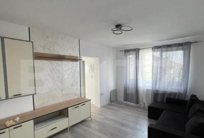 ????Apartament spa?ios cu 3 camere de vanzare in Beclean