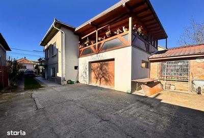Casă cu 4 camere în Central