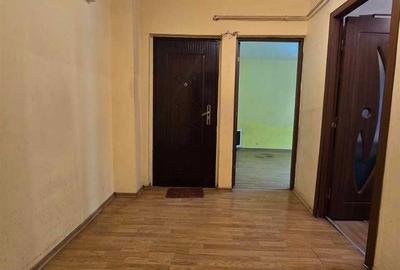 Apartament cu 3 camere decomandat în Dacia - 8