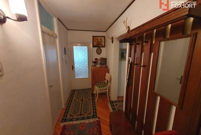 Apartament cu 3 camere decomandat în Vlădeasa - 10