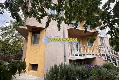 Casă individuală cu 10 camere cu Teren 300 Mp în Cetate - 1