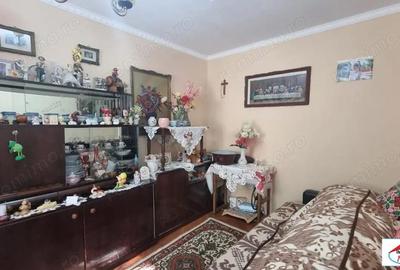 Apartament cu 2 camere în Micro 15 - 2