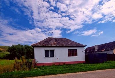 Casa de vanzare cu 3 camere in Jibert judetul Brasov - 1