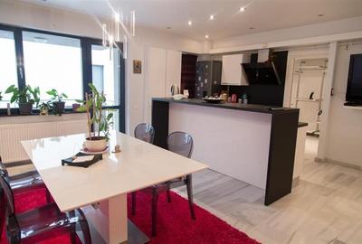 Apartament cu 4 camere decomandat, mobilat în Dacia - 11