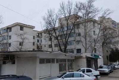 Spațiu comercial, de 35 mp, în Central - 4