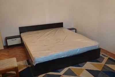 Apartament cu 4 camere decomandat, mobilat în Central - 3