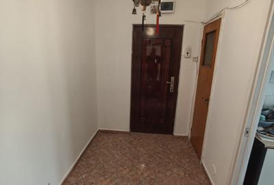 Apartament cu 3 camere semidecomandat, mobilat în Berceni - 8
