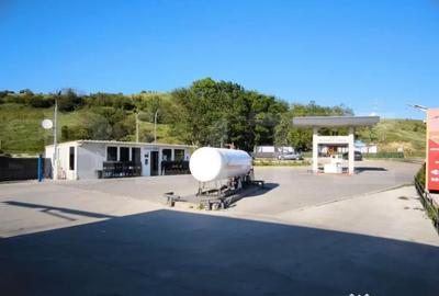 Spațiu comercial, de 450 mp, în Central - 17