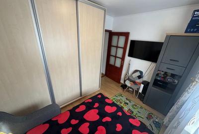 Apartament cu 2 camere semidecomandat, mobilat în Poarta 6 - 8