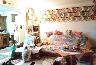 Casă individuală cu 8 camere cu Canalizare în Iris - 3