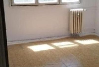 Apartament cu 3 camere semidecomandat în Berceni - 6